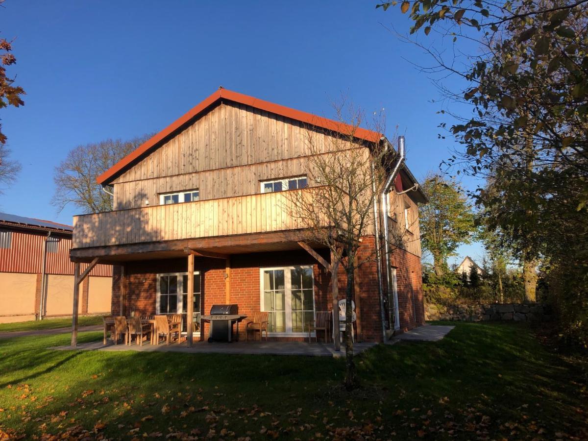 Farm-Chalet Renzow Exteriör bild